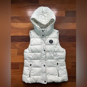 Abercrombie & Fitch Women’s Hooded Puffer Vest – Size L – Light Beige